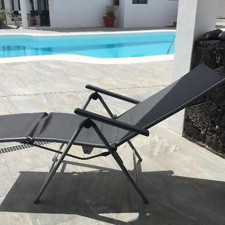 Apartment Relax & Pool Next To The Puerto del Carmen (Lanzarote)